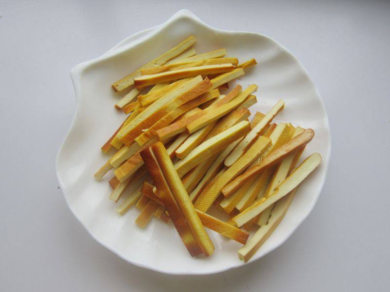 香干炒肉皮步骤3