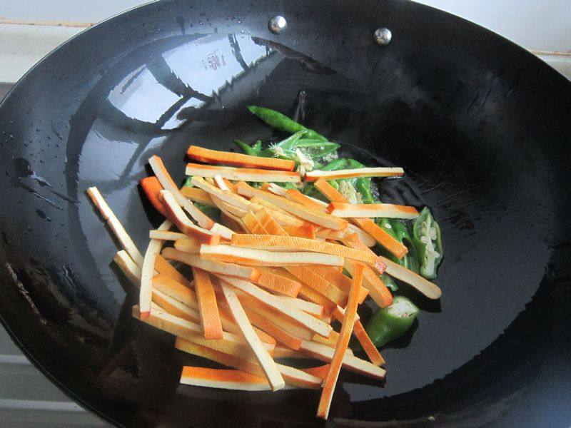 香干炒肉皮步骤6