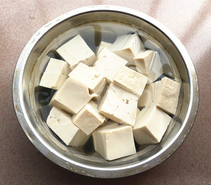 酸菜炖豆腐排骨步骤4