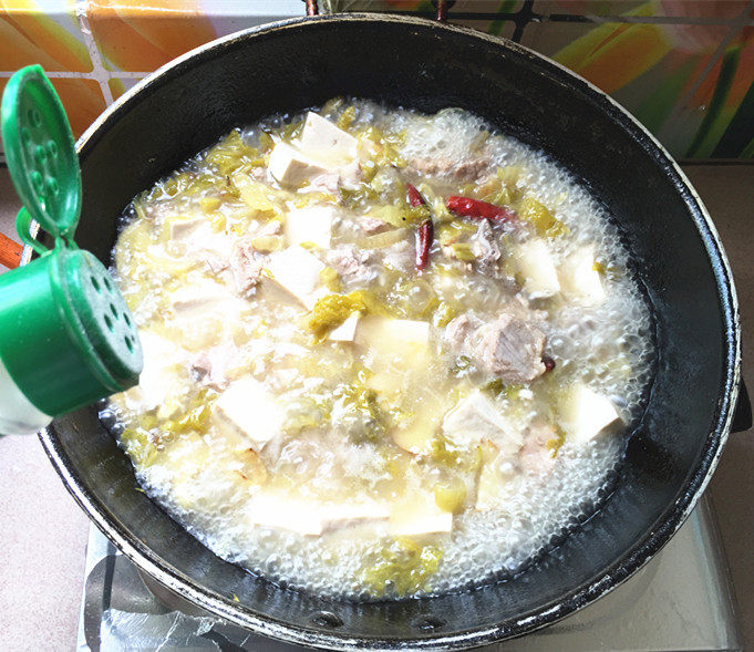 酸菜炖豆腐排骨步骤15