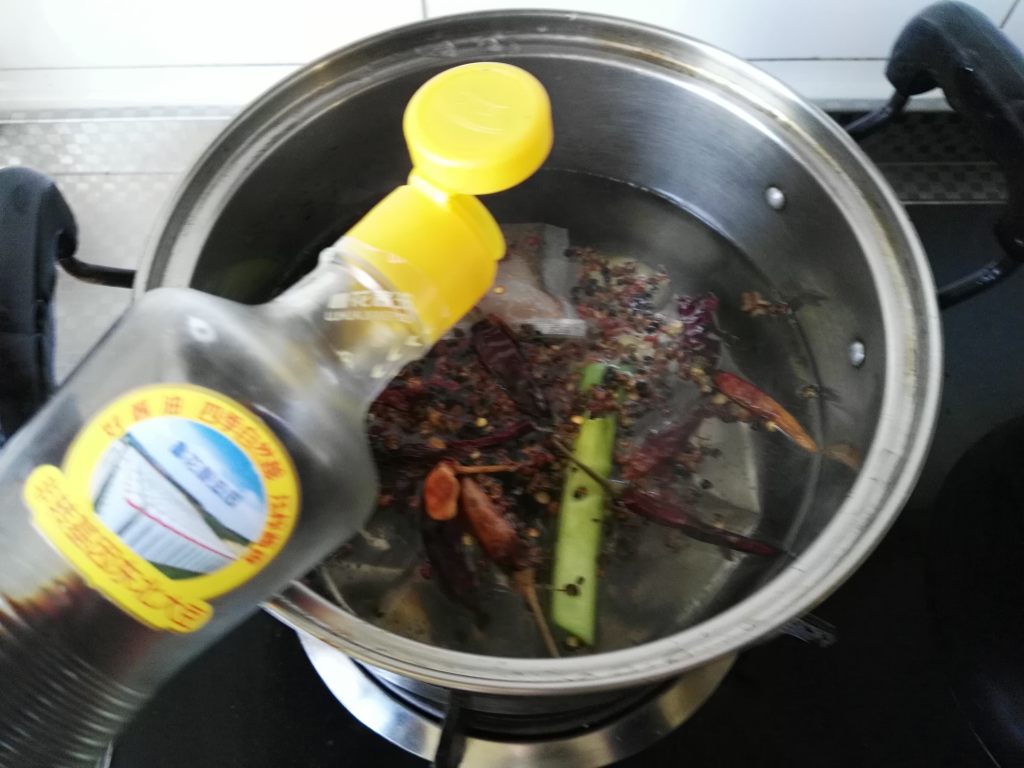 麻辣卤鸡脖步骤5
