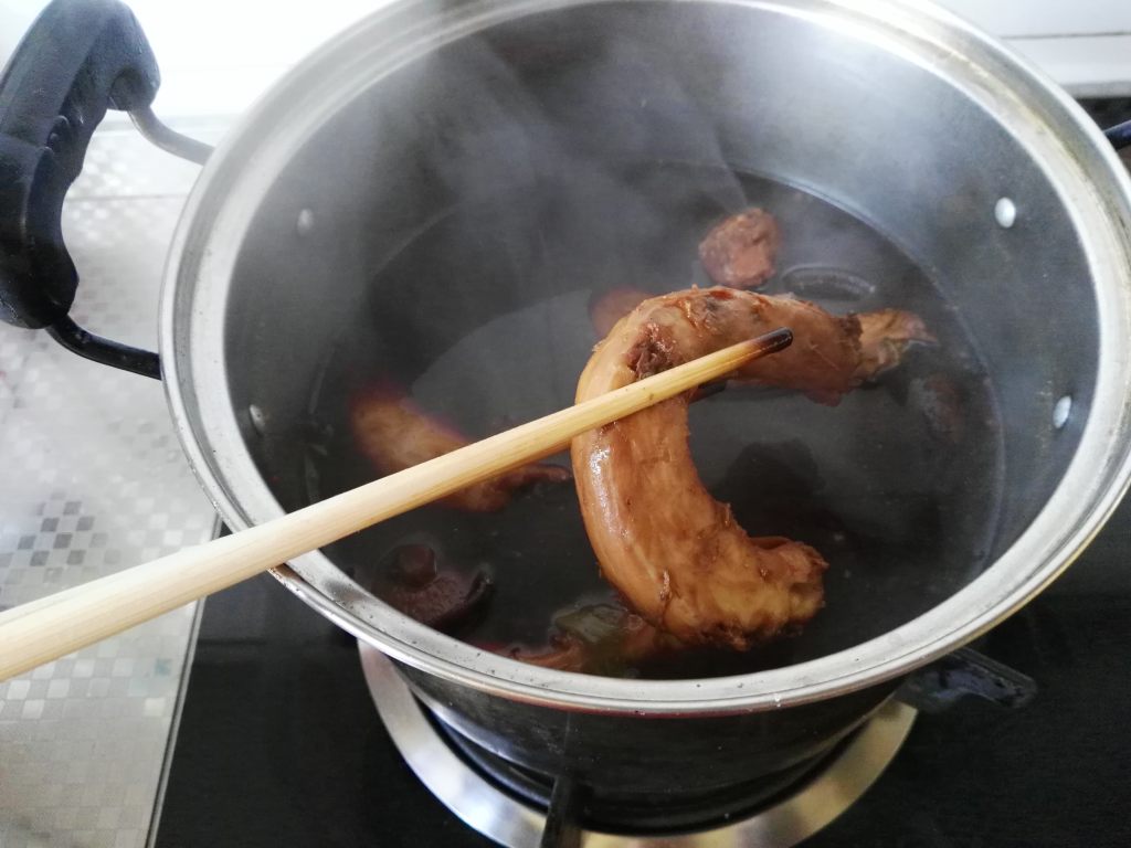 麻辣卤鸡脖步骤9