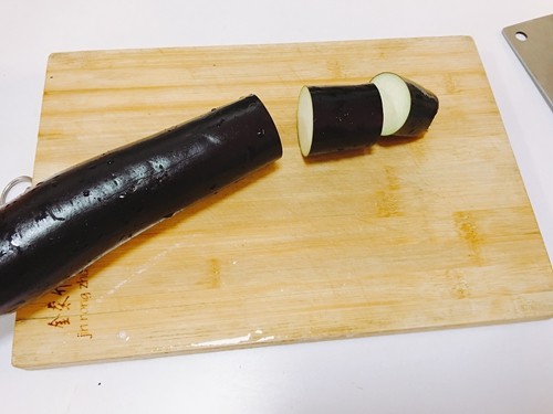 肉末鱼香茄子步骤2