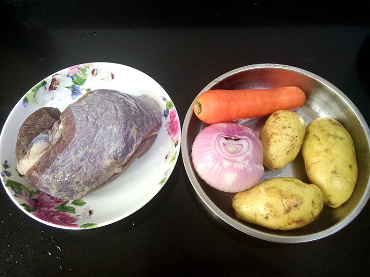 咖喱牛肉步骤1