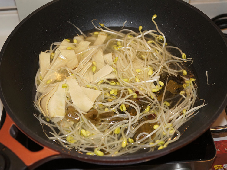 酸菜鱼片汤步骤12