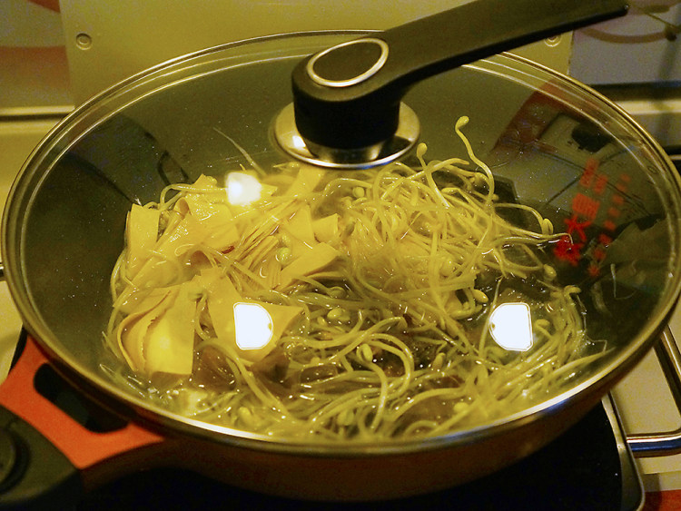 酸菜鱼片汤步骤13