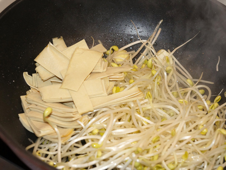酸菜鱼片汤步骤10