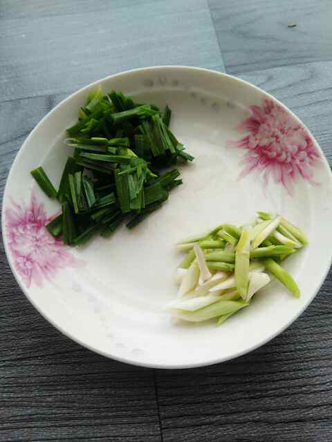 蒜香鲫鱼干步骤3