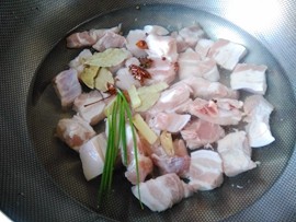 蒸出来的红烧肉步骤2