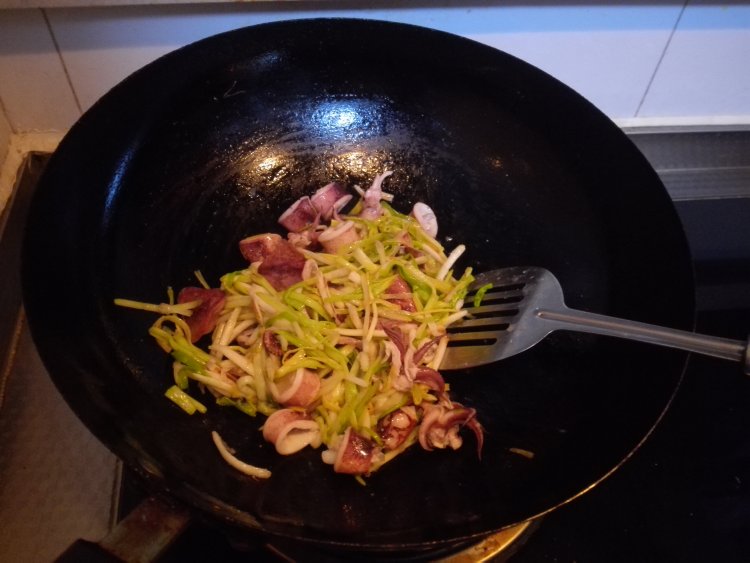 蒜黄笔管鱿鱼步骤6