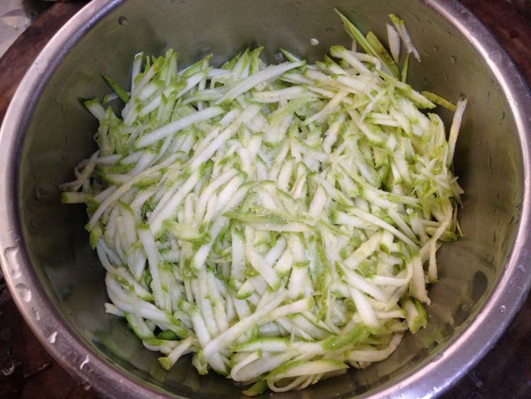 茄汁西葫芦猪肉饼步骤1