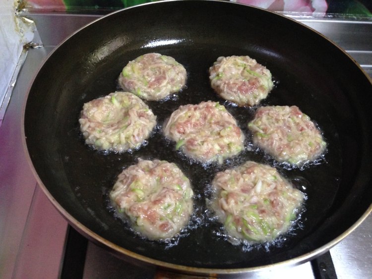 茄汁西葫芦猪肉饼步骤9