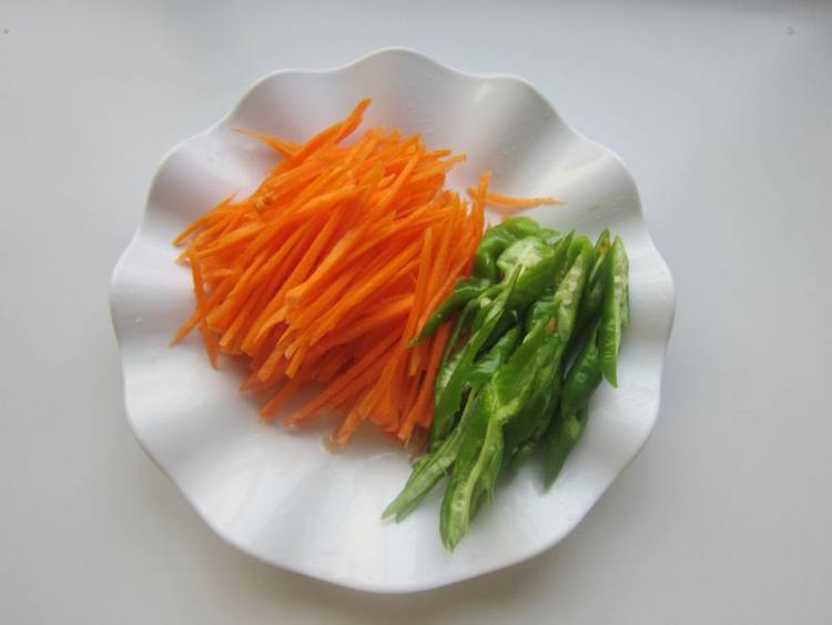 胡萝卜粉条炒羊肉步骤3