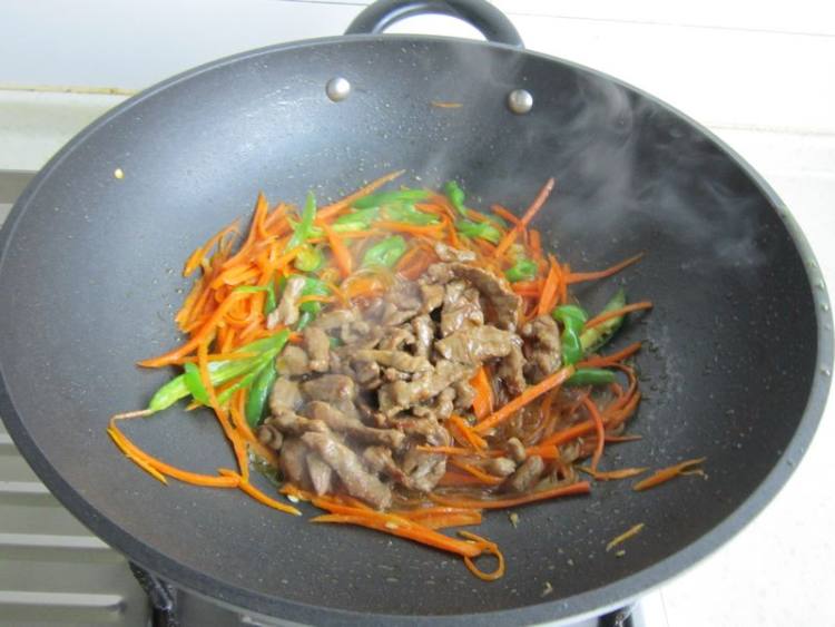 胡萝卜粉条炒羊肉步骤10