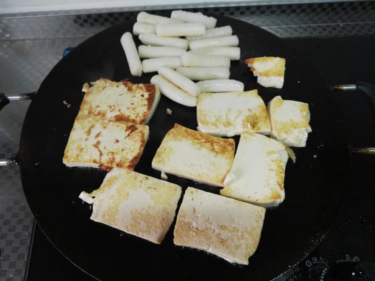 铁板煎年糕豆腐步骤8