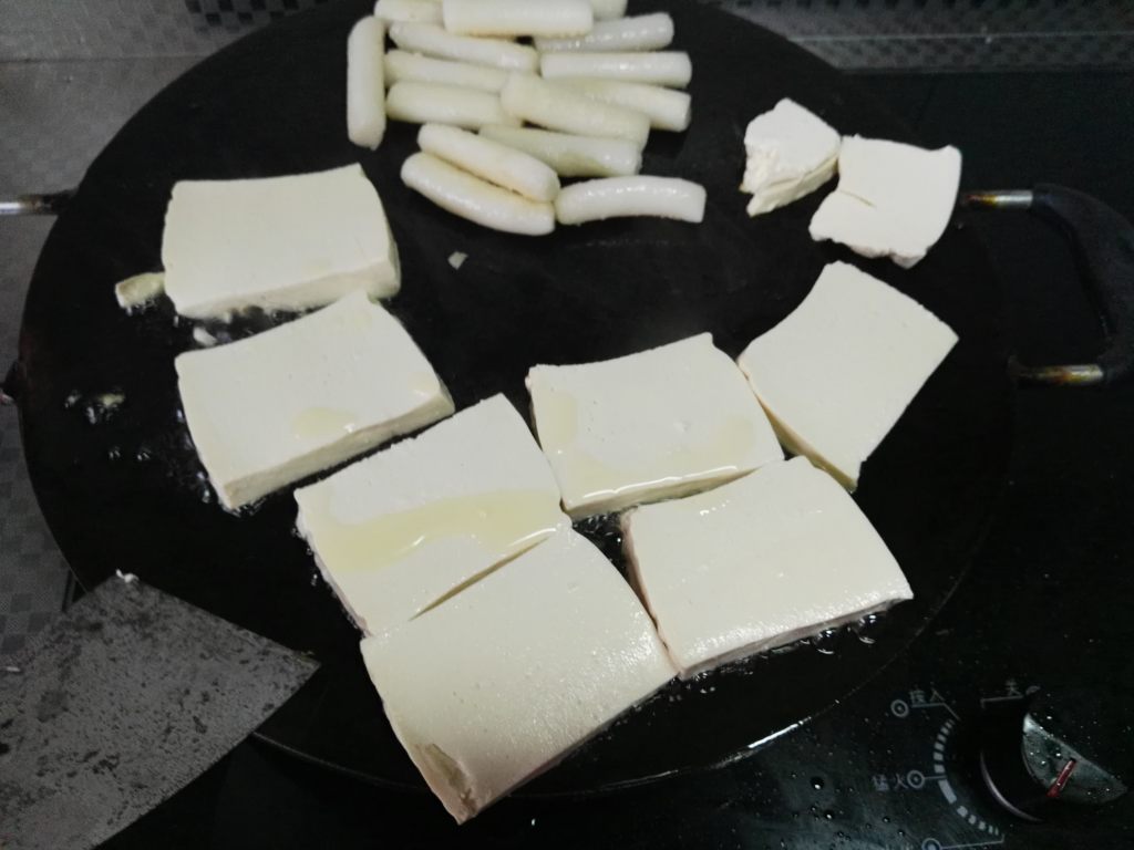 铁板煎年糕豆腐步骤7