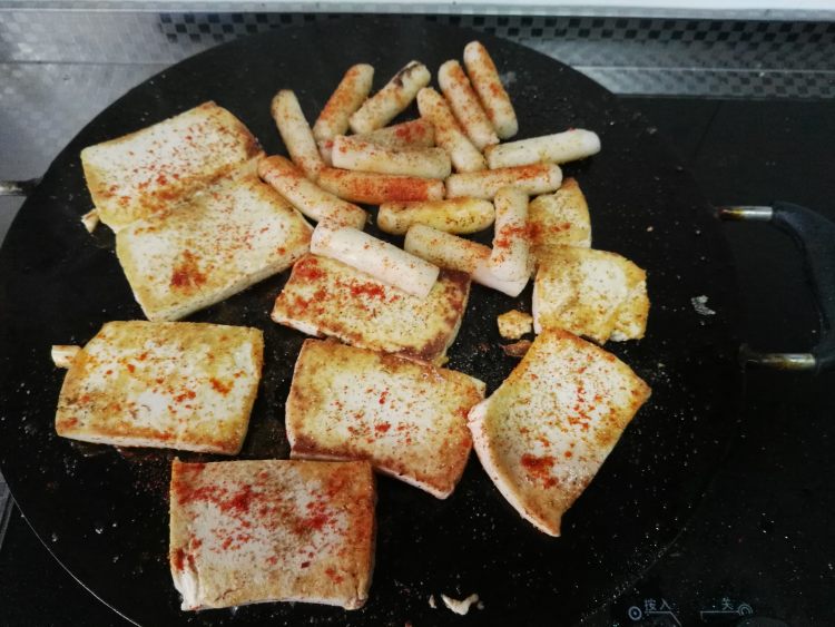 铁板煎年糕豆腐步骤10