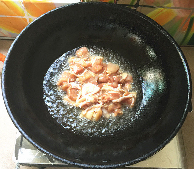 橄榄菜四季豆炒鸡肉步骤5