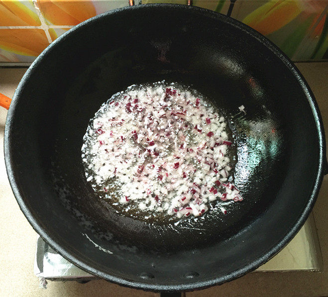 香菇酱牛排炒意粉步骤4