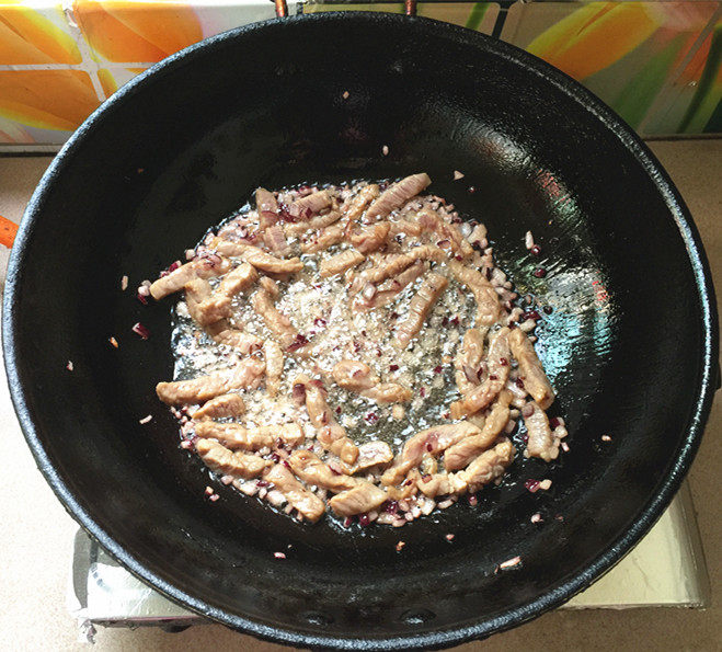 香菇酱牛排炒意粉步骤6