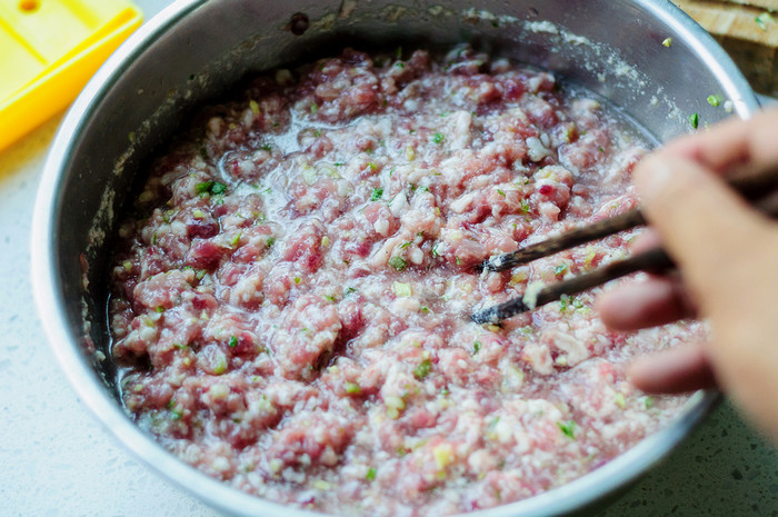 豆角肉馅饺子步骤3