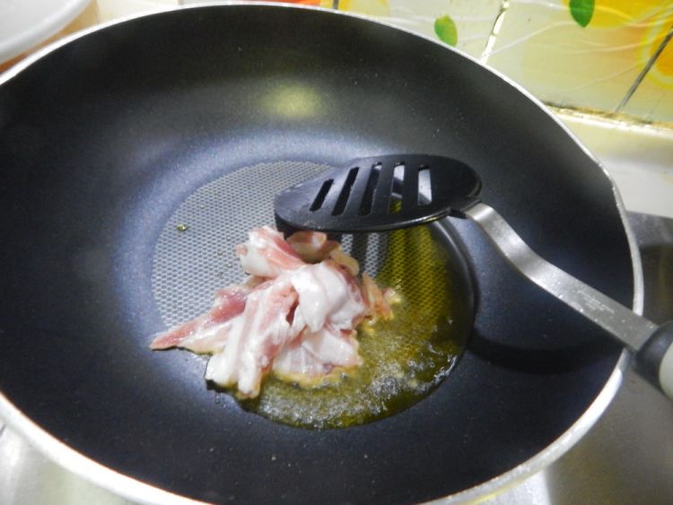西红柿芦笋肉片汤步骤4