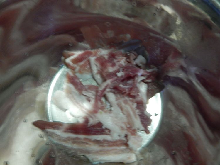 西红柿芦笋肉片汤步骤2