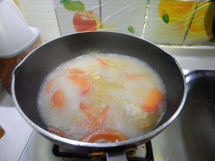 西红柿芦笋肉片汤步骤9
