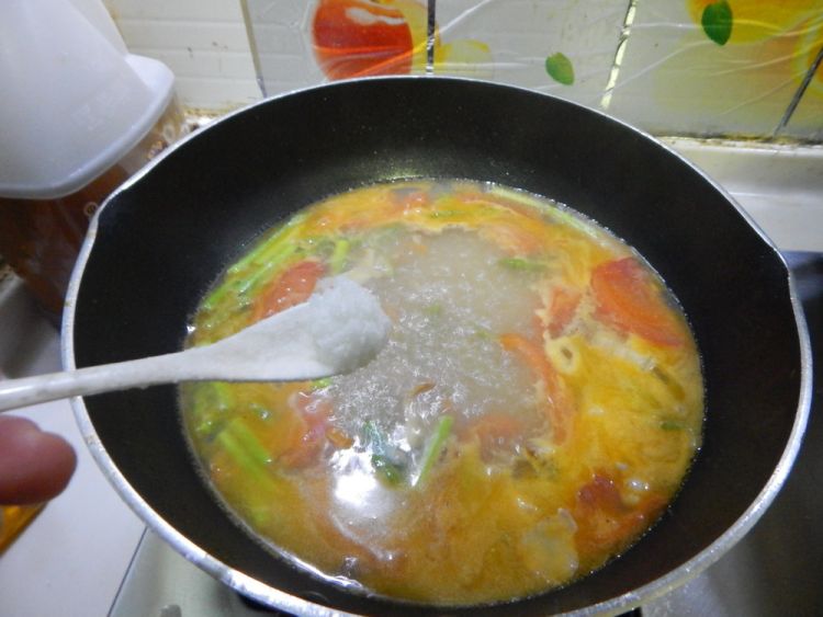 西红柿芦笋肉片汤步骤12