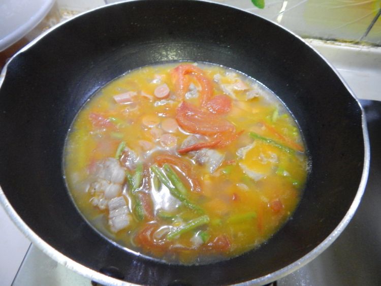 西红柿芦笋肉片汤步骤14