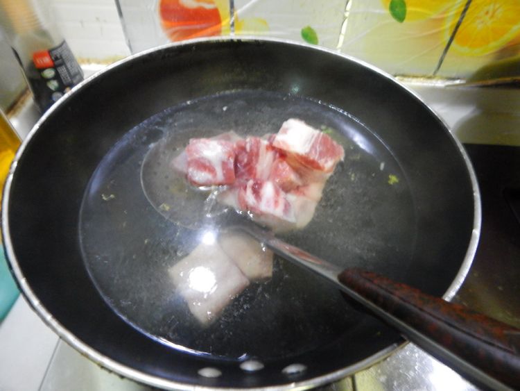 西兰花烧排骨步骤3