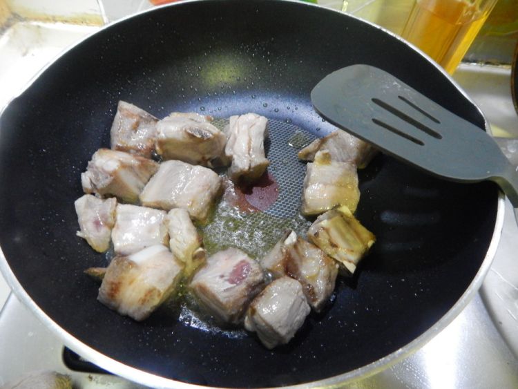西兰花烧排骨步骤6