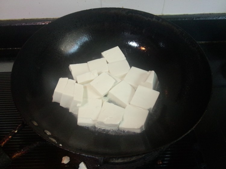 螃蟹豆腐姬菇羹步骤4