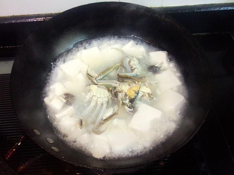 螃蟹豆腐姬菇羹步骤6