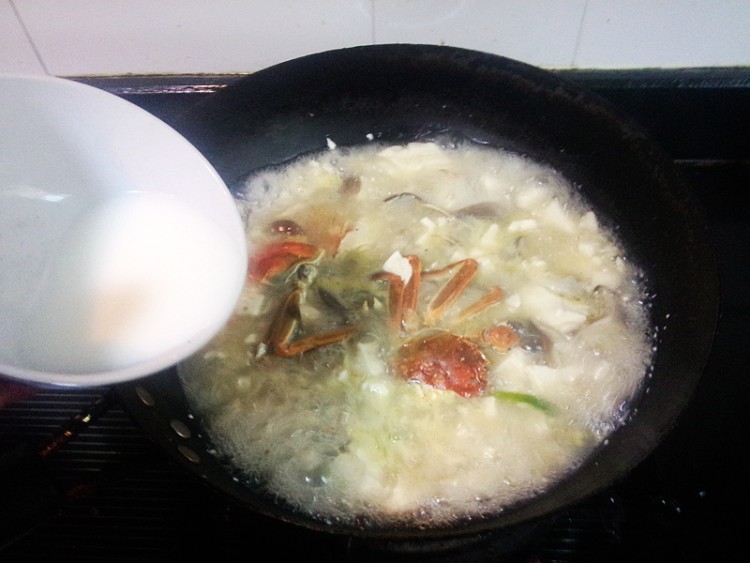 螃蟹豆腐姬菇羹步骤10