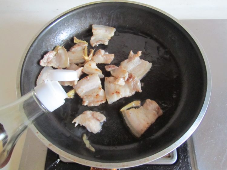 草菇肉片步骤3