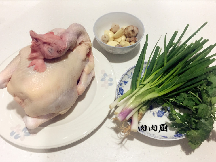 粤式秘制白切鸡步骤1