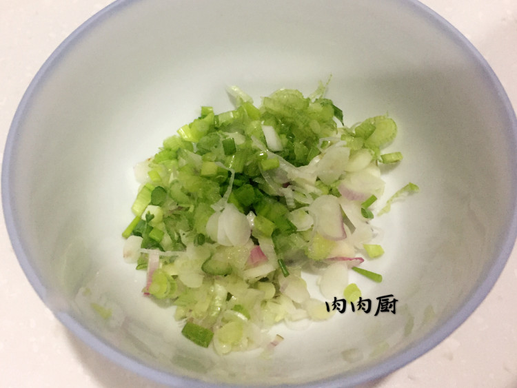 粤式秘制白切鸡步骤2