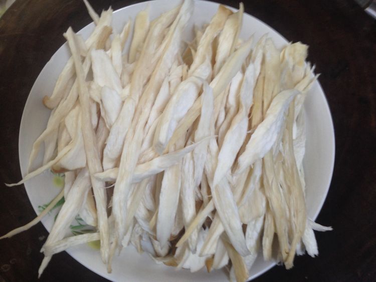 椒盐手撕杏鲍菇步骤1