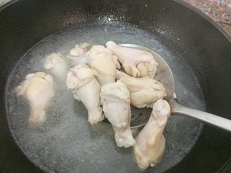 姜葱南乳小鸡腿步骤2