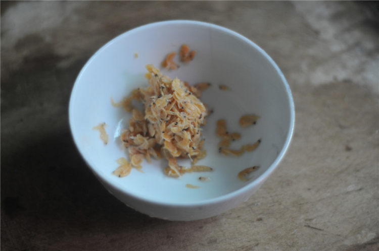 虾皮煎豆腐步骤3
