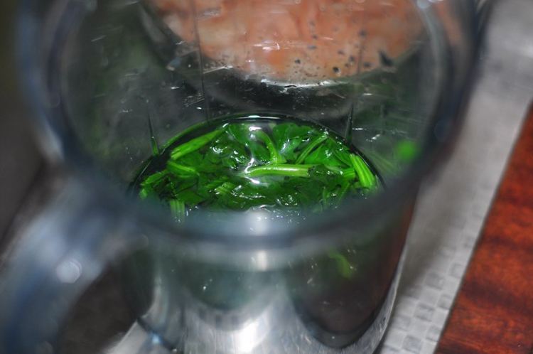 翡翠虾仁步骤4