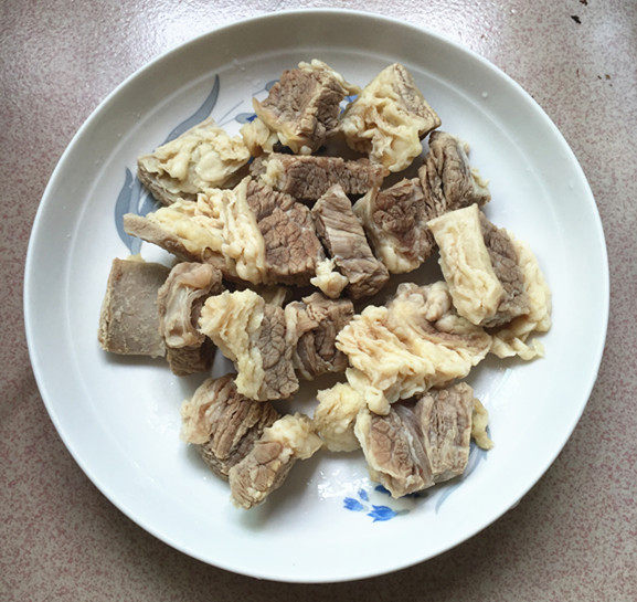 萝卜烧牛腩步骤3