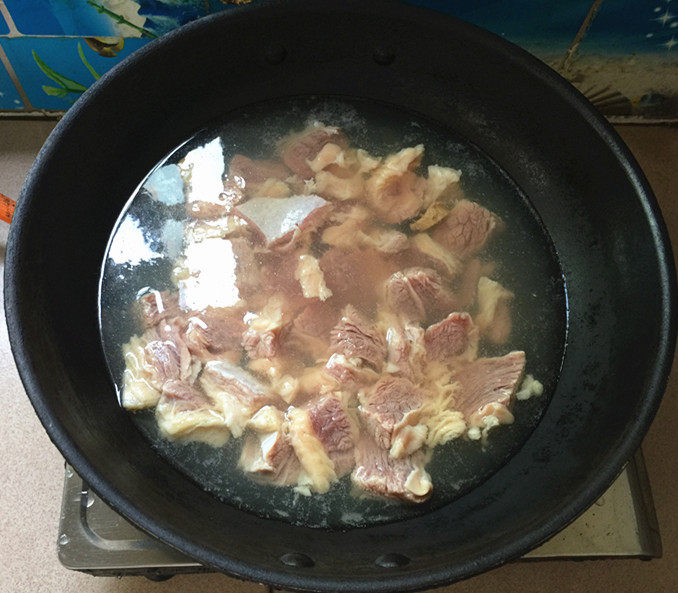 萝卜烧牛腩步骤2