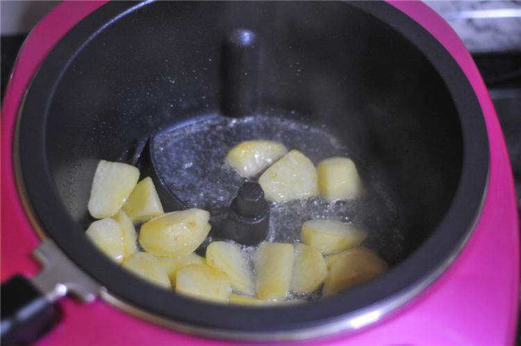 土豆烧牛肉步骤5