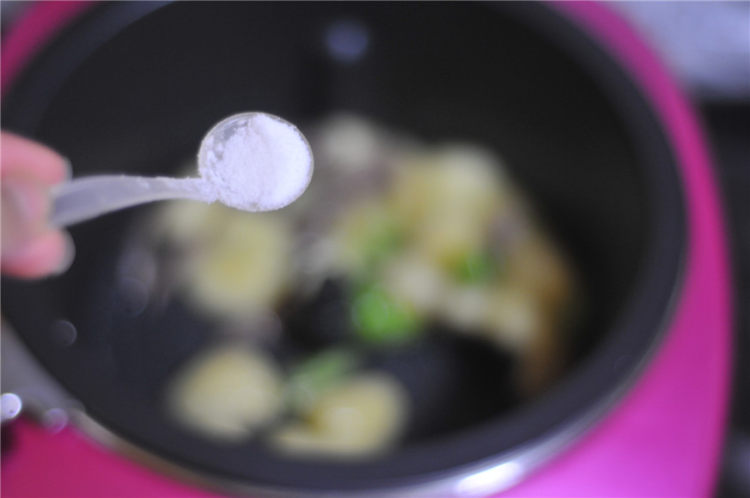 土豆烧牛肉步骤7