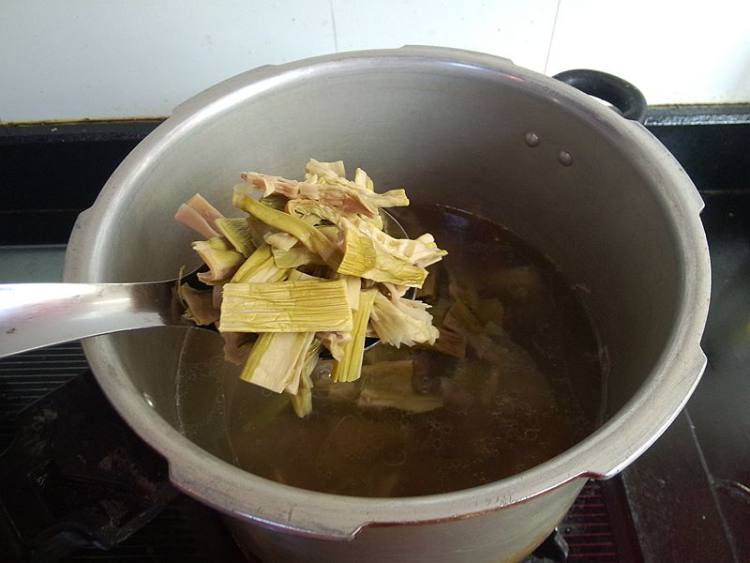 石笋干五花肉卤蛋步骤4