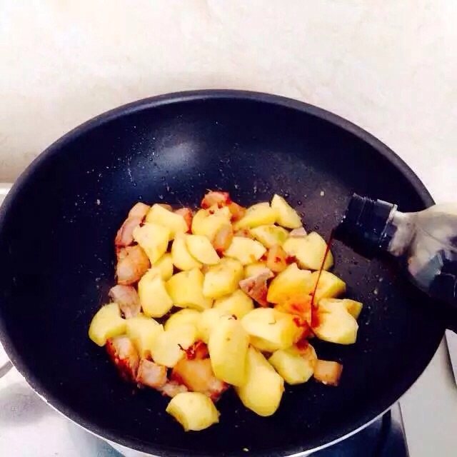 肉块烧土豆步骤8