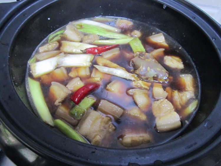 白菜猪肉炖粉条步骤11