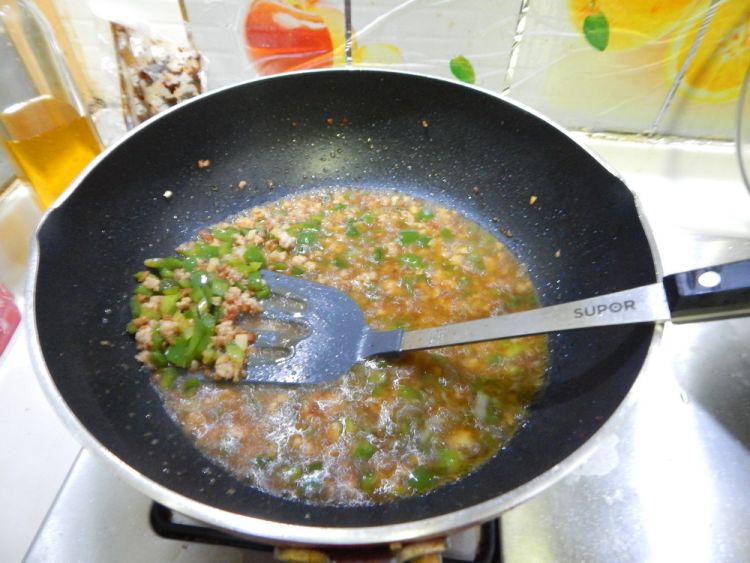 菜椒肉末浇茄子步骤12
